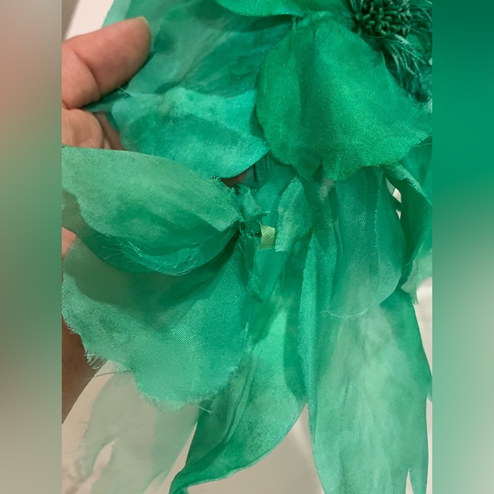 Gucci Oversized Silk Flower Brooch - Picture 7 of 11